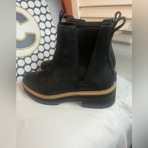 New TOMS Dakota Water-Resistant Chelsea Lug Booties - Picture 5 of 10